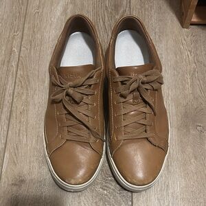 Kizik Men's Tan Leather Sneakers